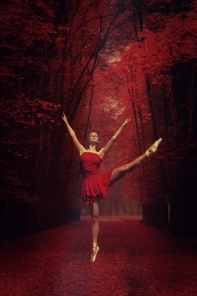 Photograph Reiny Bourgonje Lady In Red on One Eyeland